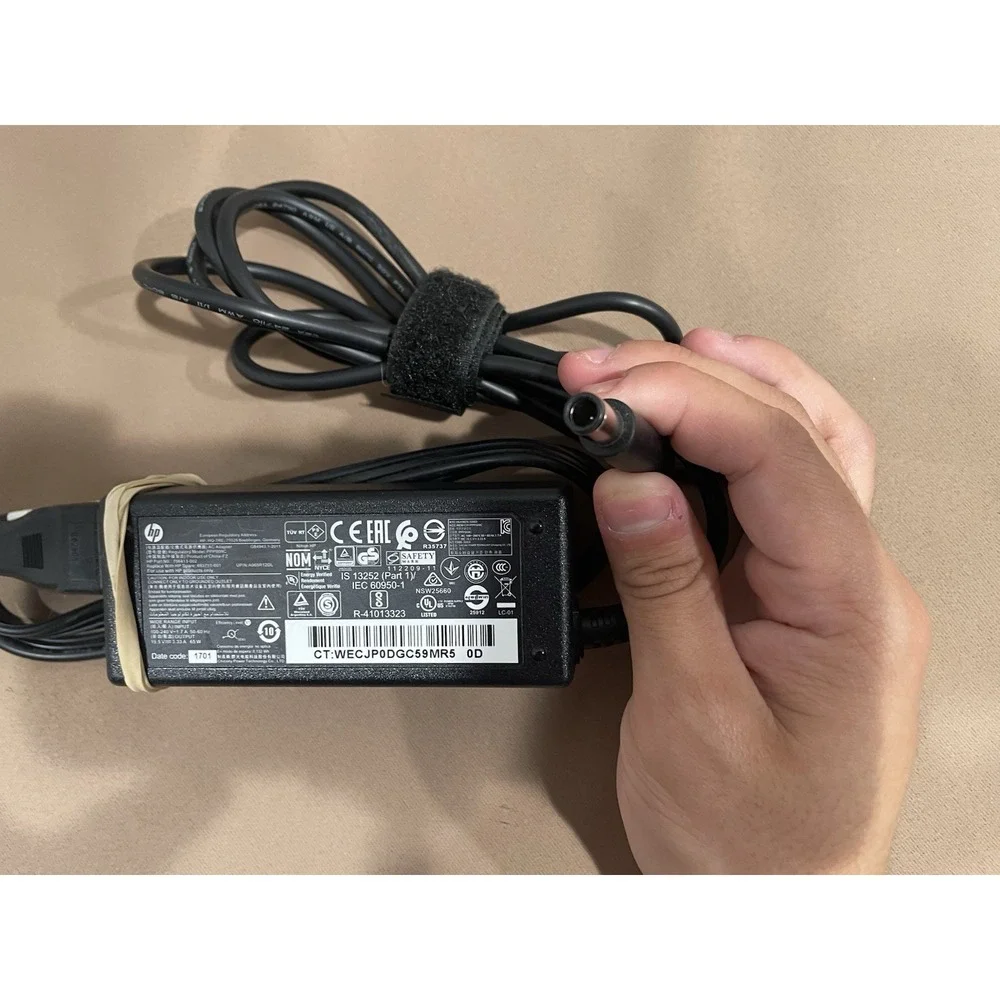 HP UltraSlim Docking Station HSTNN-IX10 D9Y32AA#ABA 727347-001 w/ 65W AC Adapter